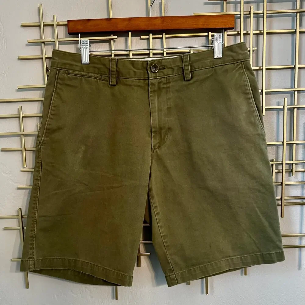 Banana Republic Olive Green Chino Shorts Men's Size 32